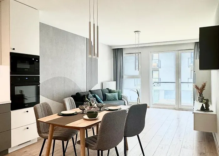 Grunwald - Ptasia 300m Od Stadionu * Познань