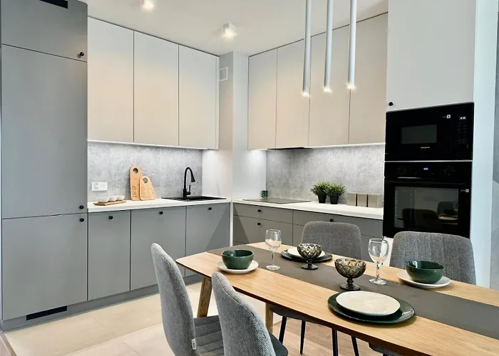 Grunwald - Ptasia 300m Od Stadionu Познань