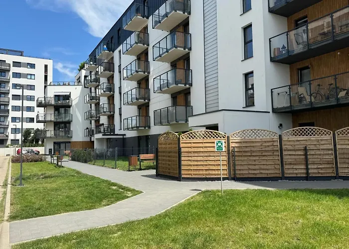 Grunwald - Ptasia 300m Od Stadionu * Познань